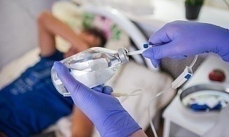 Госконтроль обнаружил подпольную клинику. Она оказывала услуги по выведению из запоев