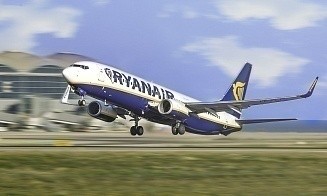 Самолет Ryanair совершил перелет между аэропортами, которые разделяют всего 7 километров