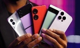 Продажи смартфонов выросли в мире впервые с июня 2021 года