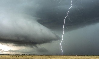 Атмосферные фронты атакуют со всех сторон. Какую погоду ждать на будущей рабочей неделе