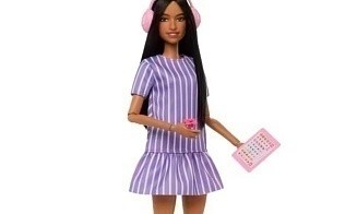 Компания Mattel выпустила куклу Барби с аутизмом