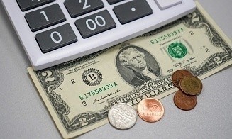 В августе белорусы заметно сократили покупку и продажу валюты