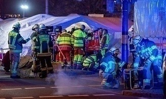 В Магдебурге автомобиль въехал в толпу людей на рождественской ярмарке. Есть погибшие