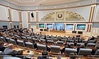 «Уступает по цене и качеству». Лукашенко раскритиковал работу промышленности