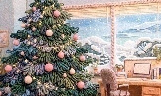 Гантели, гаджеты или кронштейны? Голосуем за лучшую офисную елку! 