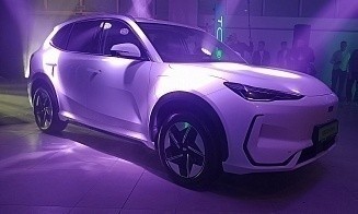 В Минске прошла премьера электромобиля Geely EX-5 белорусской сборки. Узнали, сколько стоит