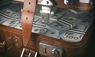 Миллиарды «грязных» денег проходят через аэропорты контрабандой