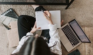 Google тестирует ИИ-алгоритм для написания новостей. Журналисты больше не нужны?