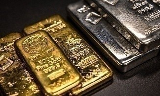 Цена на золото впервые в истории превысила $4,7 тыс.