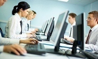 Белстат подсчитал, сколько белорусов работают за зарплату
