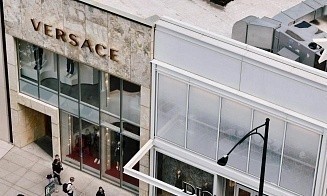 Prada может купить модный дом Versace