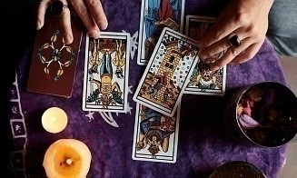 Заглянуть в туманное будущее. Почему бешено растет спрос на гадания и прочую эзотерику