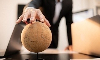 Кому на Запад, а кому на Восток. Как выбирать международное направление для бизнеса