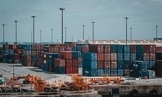 Евросоюз отложил введение пошлин на товары из США. На какой срок