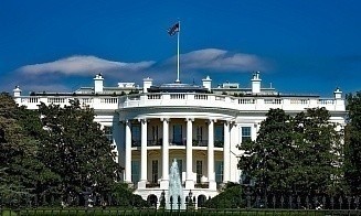 США вводят пошлины до 100% на список товаров из Китая для «защиты американских компаний»