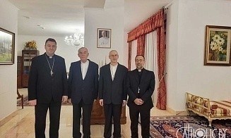 Лукашенко помиловал двух католических священников