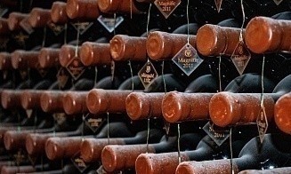 Португальский город затопило вином: на улицы вылилось 2,2 млн литров