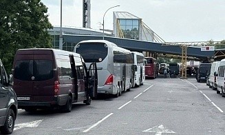 9 часов вместо 2 суток: перевозчик рассказал, что сейчас с очередью автобусов на границе с ЕС
