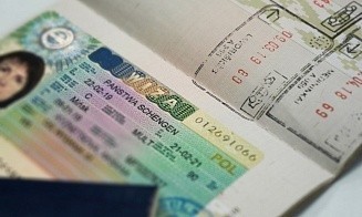 Сколько шенгенских виз получили белорусы за год и какие страны выдают их чаще