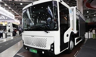 МАЗ представил новую модель электромусоровоза. Что изменилось
