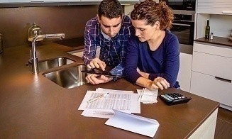 Как законно сэкономить на налогах. Разобрались на примере обычной семьи 