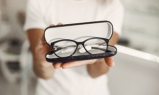 В ЕС работодатели будут оплачивать работникам расходы на очки