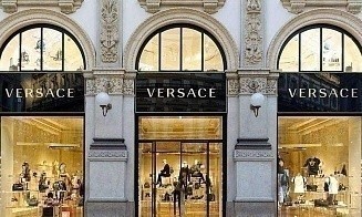 У модных домов Michael Kors, Jimmy Choo и Versace будет новый владелец