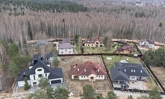 В Колодищах два месяца подряд продают самые дорогие дома в Беларуси