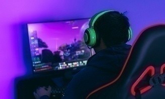 «Играем после работы, делаем гимнастику». Как белорусские геймеры готовятся к кибертурниру
