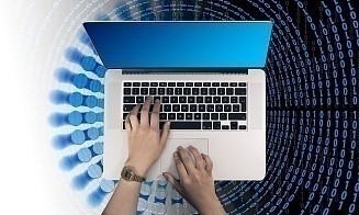 Исследование PwC: производительность растет быстрее в компаниях, использующих ИИ