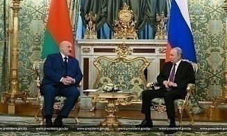 Лукашенко полетел в Волгоград