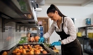 Общепит штормит от дефицита кадров. Как остановить отток поваров в Россию