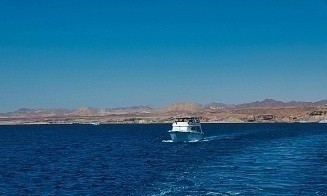 Около популярного курорта в Египте затонула яхта с туристами