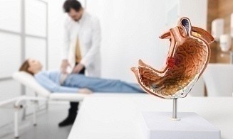 Можно ли заразиться гастритом через поцелуй? Объясняет гастроэнтеролог