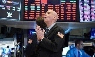 Китайским компаниям грозит делистинг с американских бирж. Что это значит для инвесторов