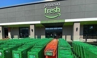 А был ли ИИ? Amazon обвинили в том, что в магазинах без кассиров на самом деле работали индусы