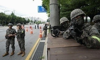 В Южной Корее на шесть часов вводили военное положение: что произошло