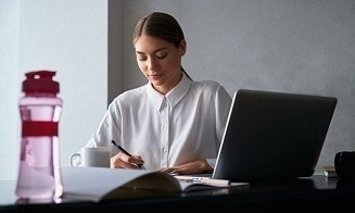 «Портал в реальность»: как проводить опросы сотрудников, чтобы узнать правду о компании