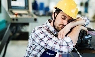 Численность работников в экономике снова снизилась