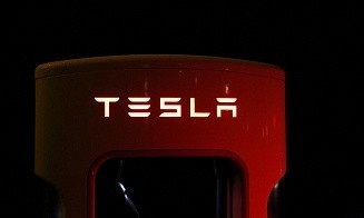 Инвесторы разочарованы: акции Tesla упали на 8% после публикации квартальной отчетности
